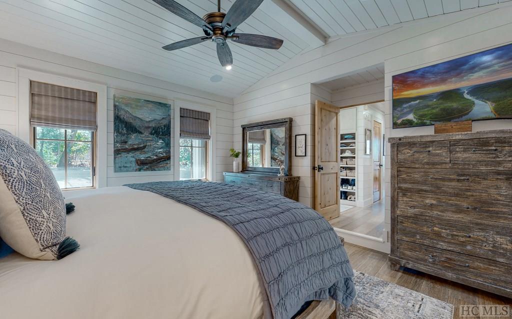 Highlands, North Carolina 28741, United States, 3 Bedrooms Bedrooms, ,4 BathroomsBathrooms,Residential,Active,237891