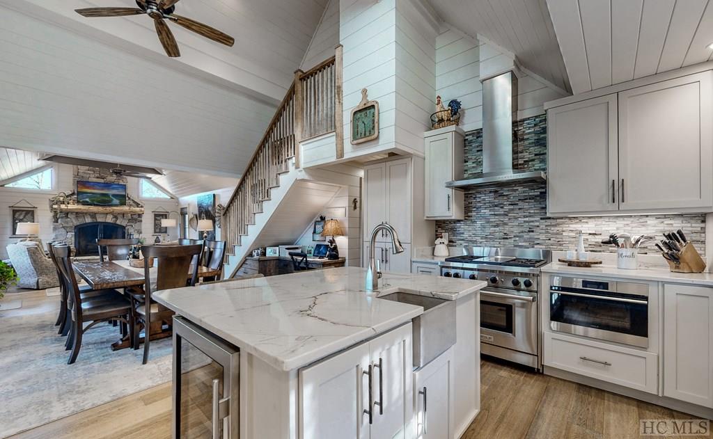 Highlands, North Carolina 28741, United States, 3 Bedrooms Bedrooms, ,4 BathroomsBathrooms,Residential,Active,237891