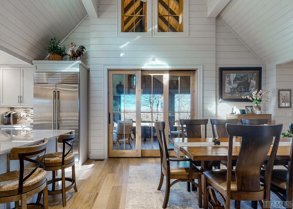 Highlands, North Carolina 28741, United States, 3 Bedrooms Bedrooms, ,4 BathroomsBathrooms,Residential,Active,237891