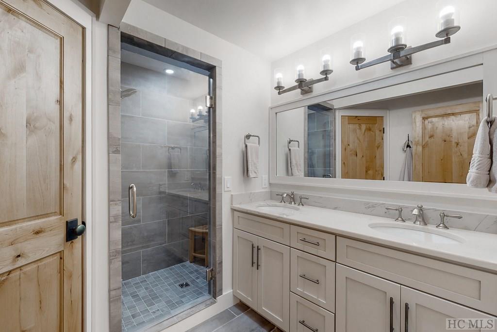 Highlands, North Carolina 28741, United States, 3 Bedrooms Bedrooms, ,4 BathroomsBathrooms,Residential,Active,237891