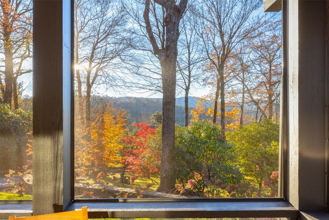 Highlands, North Carolina 28741, United States, 3 Bedrooms Bedrooms, ,4 BathroomsBathrooms,Residential,Active,237891