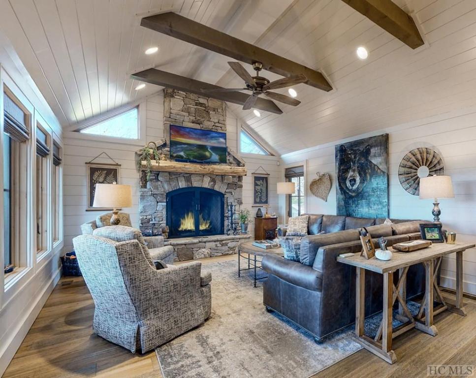 Highlands, North Carolina 28741, United States, 3 Bedrooms Bedrooms, ,4 BathroomsBathrooms,Residential,Active,237891