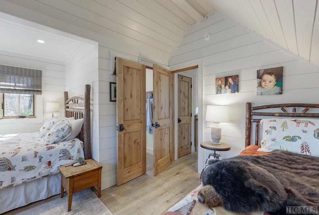 Highlands, North Carolina 28741, United States, 3 Bedrooms Bedrooms, ,4 BathroomsBathrooms,Residential,Active,237891