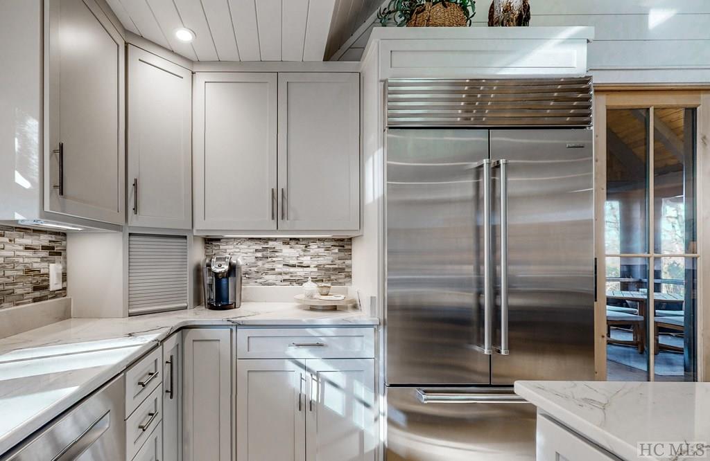 Highlands, North Carolina 28741, United States, 3 Bedrooms Bedrooms, ,4 BathroomsBathrooms,Residential,Active,237891