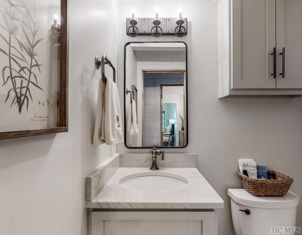 Highlands, North Carolina 28741, United States, 3 Bedrooms Bedrooms, ,4 BathroomsBathrooms,Residential,Active,237891