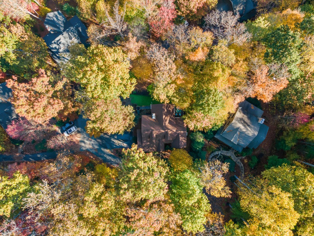 325 Hedgewood Drive
