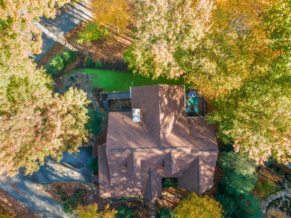 325 Hedgewood Drive