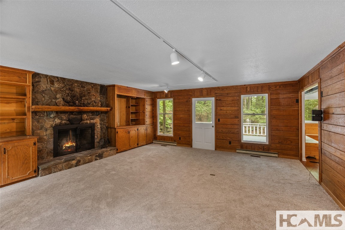 Highlands, North Carolina 28741, United States, 4 Bedrooms Bedrooms, ,3 BathroomsBathrooms,Residential,Active,218824