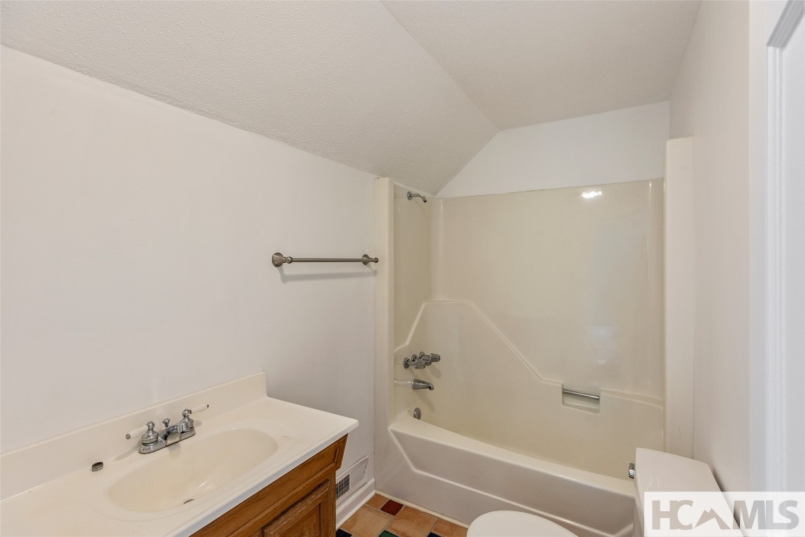 Highlands, North Carolina 28741, United States, 4 Bedrooms Bedrooms, ,3 BathroomsBathrooms,Residential,Active,218824