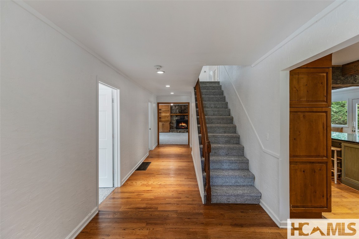 Highlands, North Carolina 28741, United States, 4 Bedrooms Bedrooms, ,3 BathroomsBathrooms,Residential,Active,218824