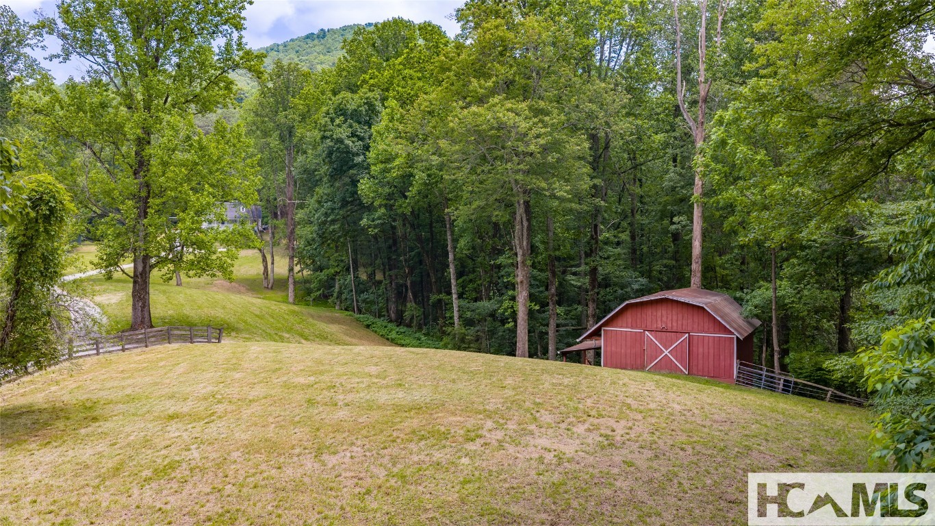 Highlands, North Carolina 28741, United States, 4 Bedrooms Bedrooms, ,3 BathroomsBathrooms,Residential,Active,218824