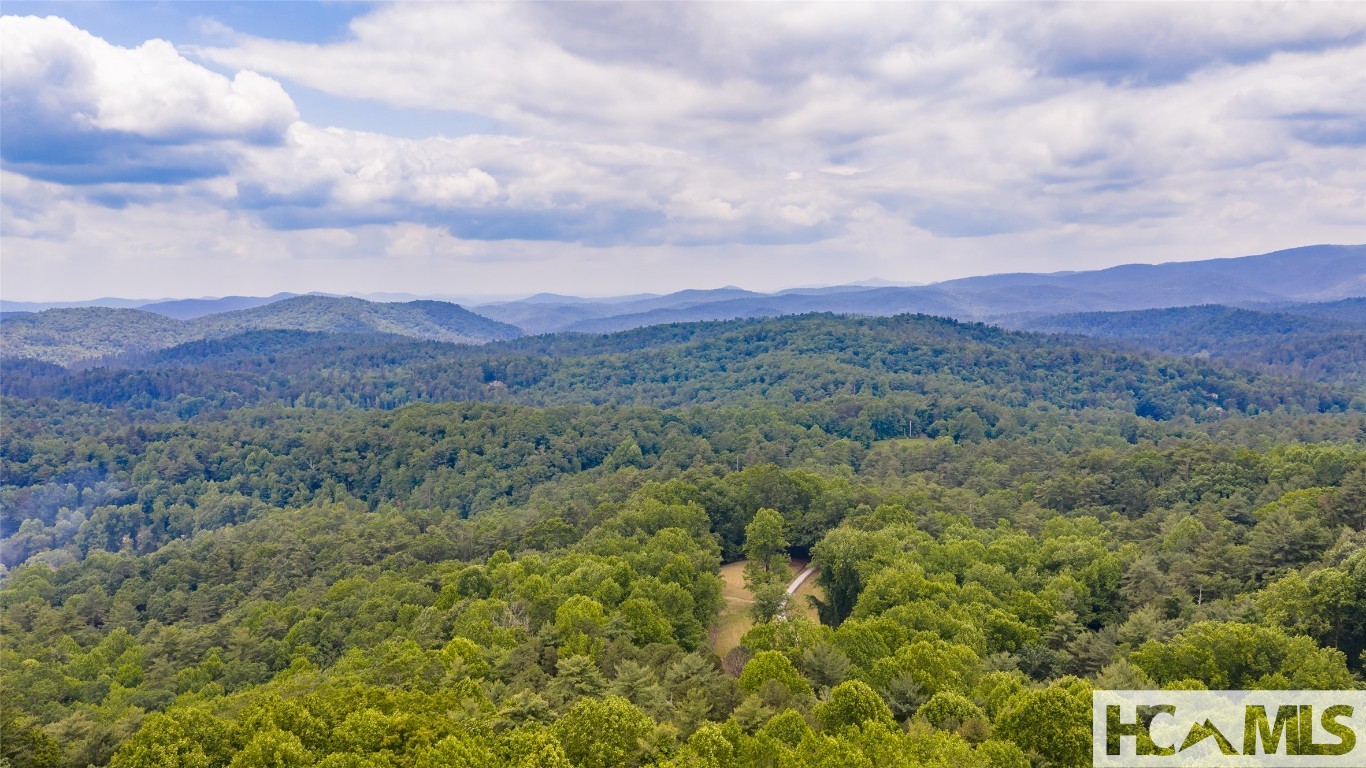 Highlands, North Carolina 28741, United States, 4 Bedrooms Bedrooms, ,3 BathroomsBathrooms,Residential,Active,218824