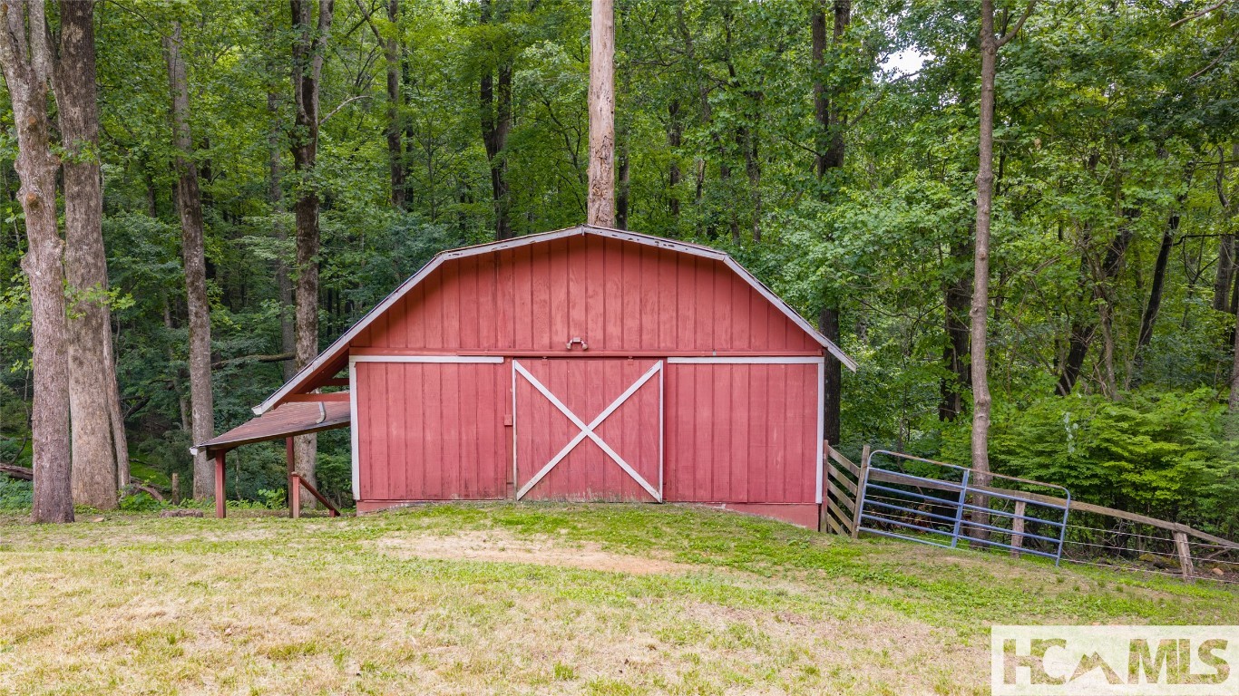 Highlands, North Carolina 28741, United States, 4 Bedrooms Bedrooms, ,3 BathroomsBathrooms,Residential,Active,218824