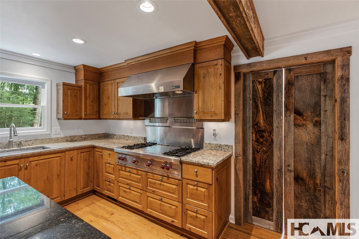 Highlands, North Carolina 28741, United States, 4 Bedrooms Bedrooms, ,3 BathroomsBathrooms,Residential,Active,218824