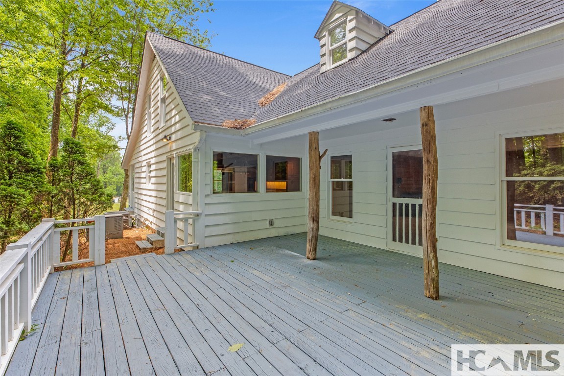 Highlands, North Carolina 28741, United States, 4 Bedrooms Bedrooms, ,3 BathroomsBathrooms,Residential,Active,218824