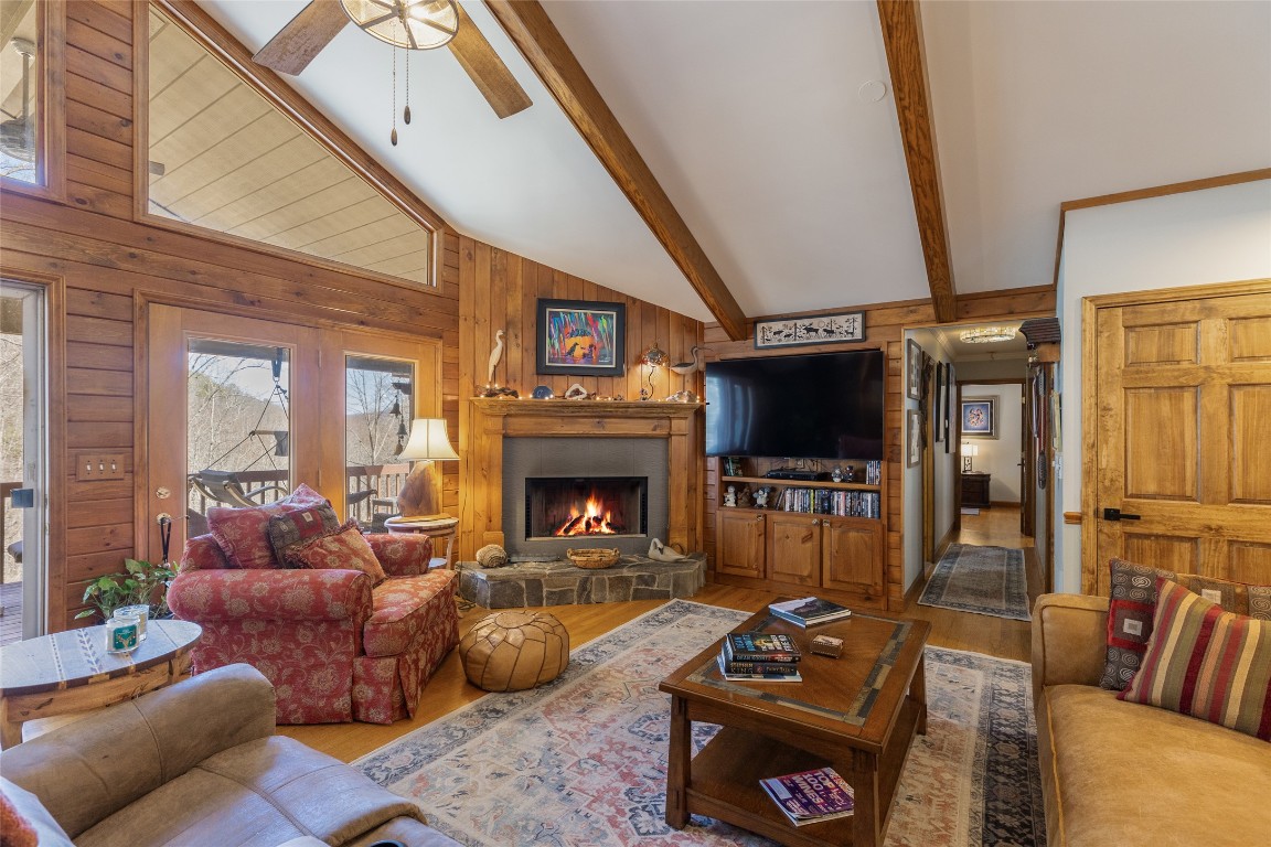 Cullowhee, North Carolina 28723, United States, 3 Bedrooms Bedrooms, ,4 BathroomsBathrooms,Residential,Active,111958