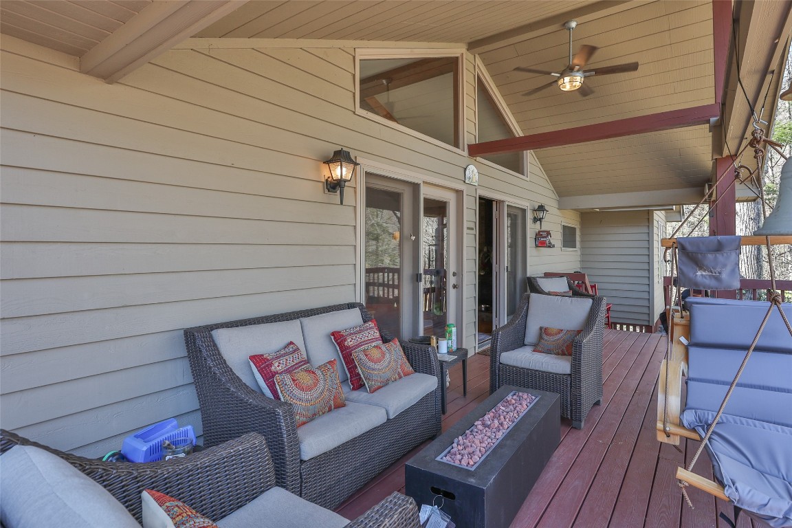 Cullowhee, North Carolina 28723, United States, 3 Bedrooms Bedrooms, ,4 BathroomsBathrooms,Residential,Active,111958