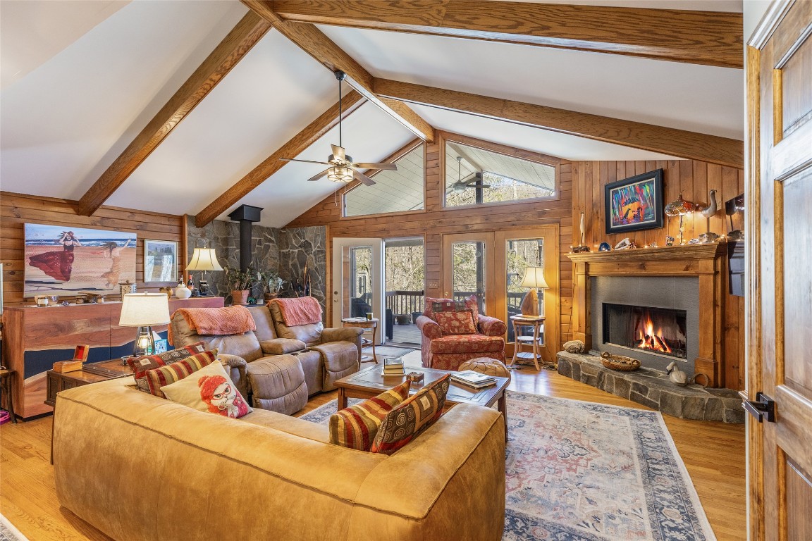 Cullowhee, North Carolina 28723, United States, 3 Bedrooms Bedrooms, ,4 BathroomsBathrooms,Residential,Active,111958