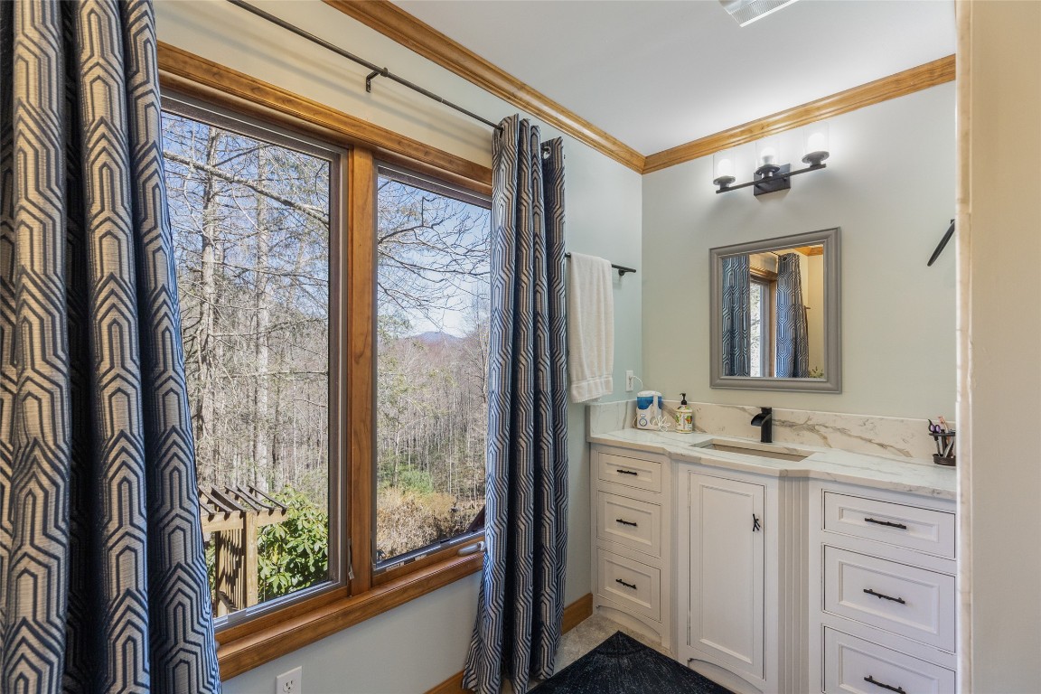 Cullowhee, North Carolina 28723, United States, 3 Bedrooms Bedrooms, ,4 BathroomsBathrooms,Residential,Active,111958