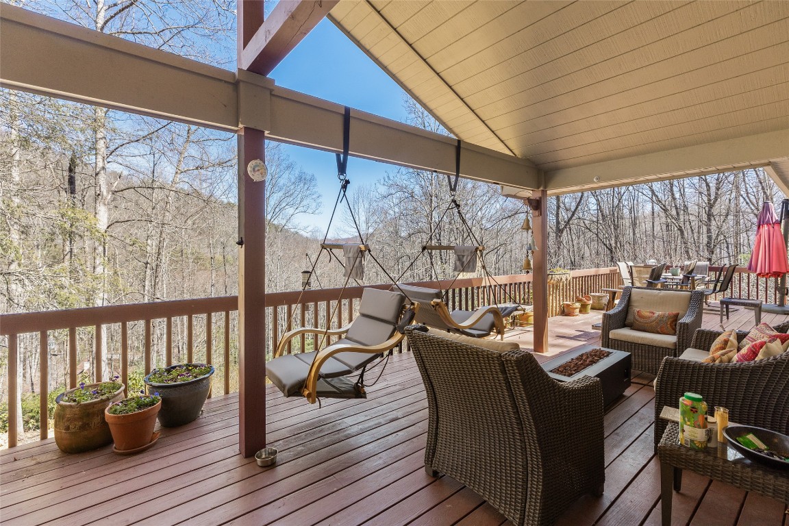 Cullowhee, North Carolina 28723, United States, 3 Bedrooms Bedrooms, ,4 BathroomsBathrooms,Residential,Active,111958