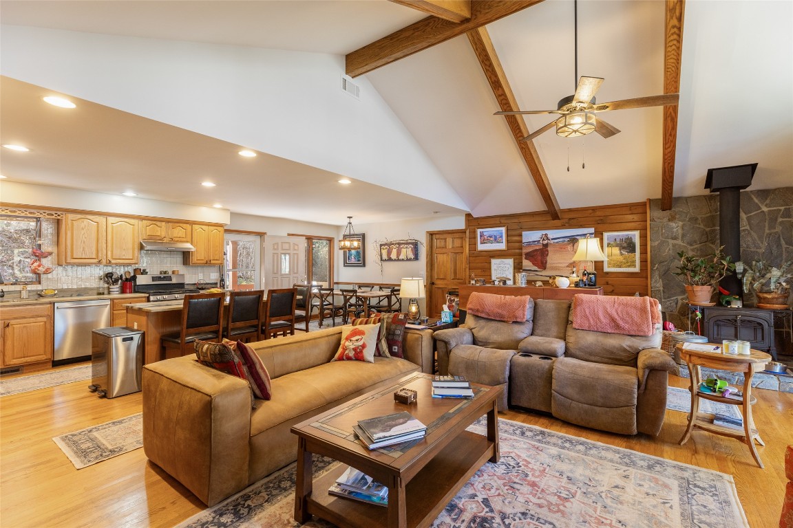 Cullowhee, North Carolina 28723, United States, 3 Bedrooms Bedrooms, ,4 BathroomsBathrooms,Residential,Active,111958