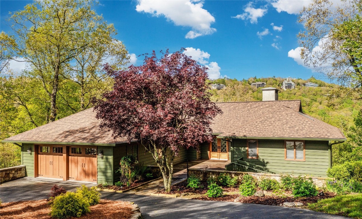 Highlands, North Carolina 28741, United States, 4 Bedrooms Bedrooms, ,5 BathroomsBathrooms,Residential,Active,104167