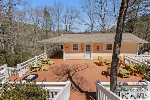 Photo for 4411 Whiteside Cove Road