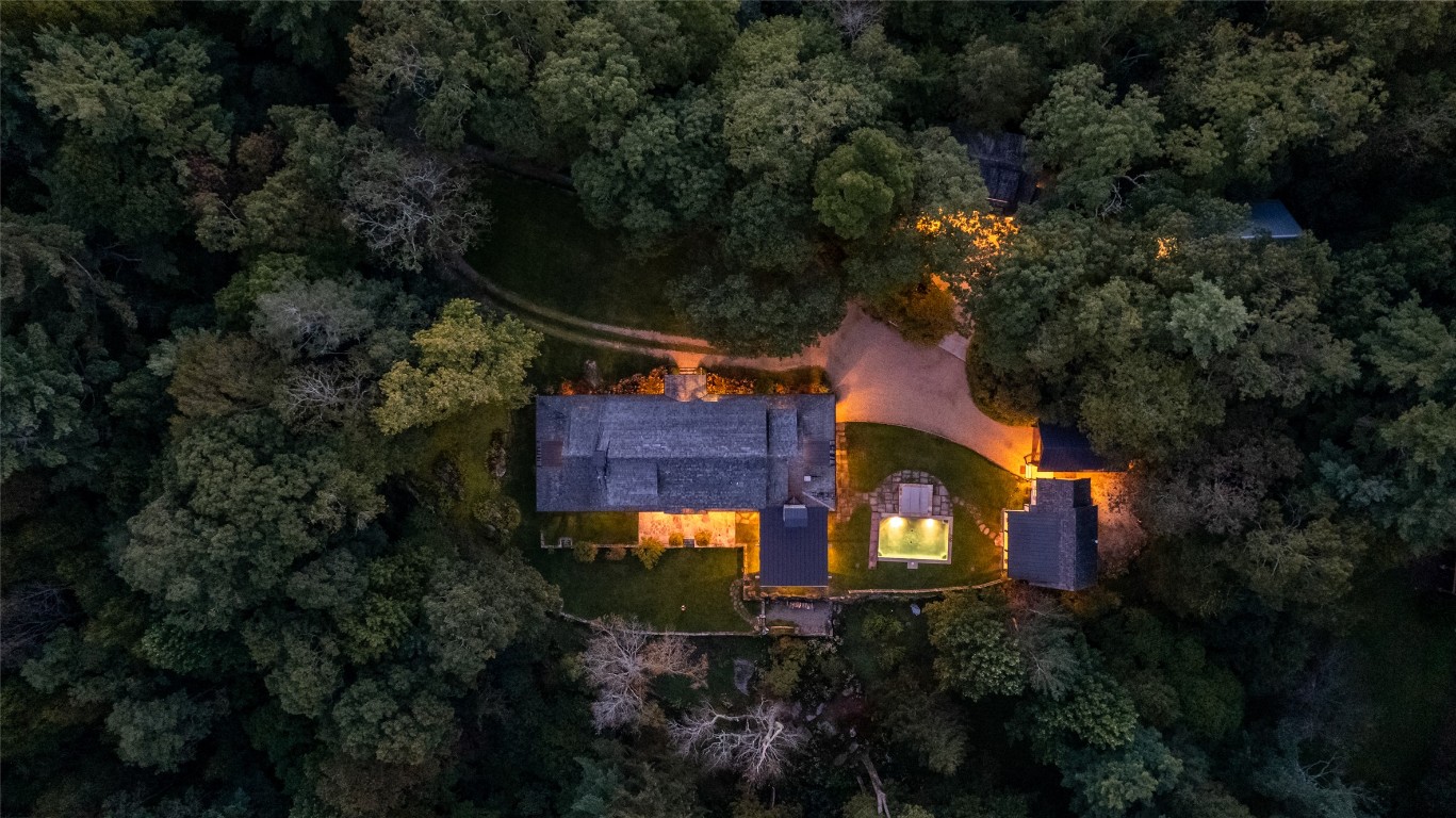 Highlands, North Carolina 28741, United States, 6 Bedrooms Bedrooms, ,8 BathroomsBathrooms,Residential,Active,108330