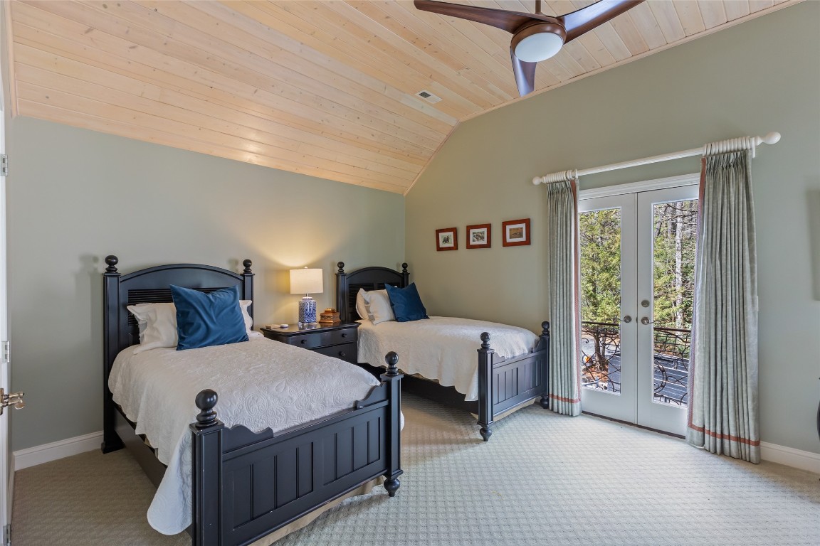 Highlands, North Carolina 28741, United States, 4 Bedrooms Bedrooms, ,5 BathroomsBathrooms,Residential,Active,107997