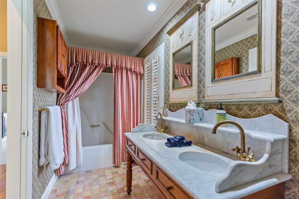 Highlands, North Carolina 28741, United States, 4 Bedrooms Bedrooms, ,5 BathroomsBathrooms,Residential,Active,107997