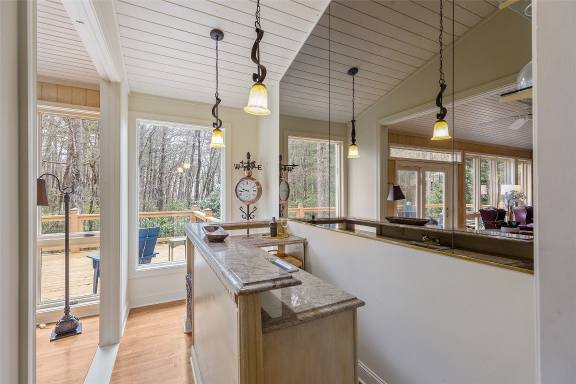 Highlands, North Carolina 28741, United States, 4 Bedrooms Bedrooms, ,5 BathroomsBathrooms,Residential,Active,107997