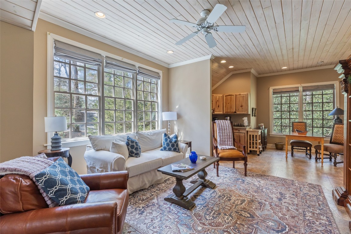 Highlands, North Carolina 28741, United States, 4 Bedrooms Bedrooms, ,5 BathroomsBathrooms,Residential,Active,107997