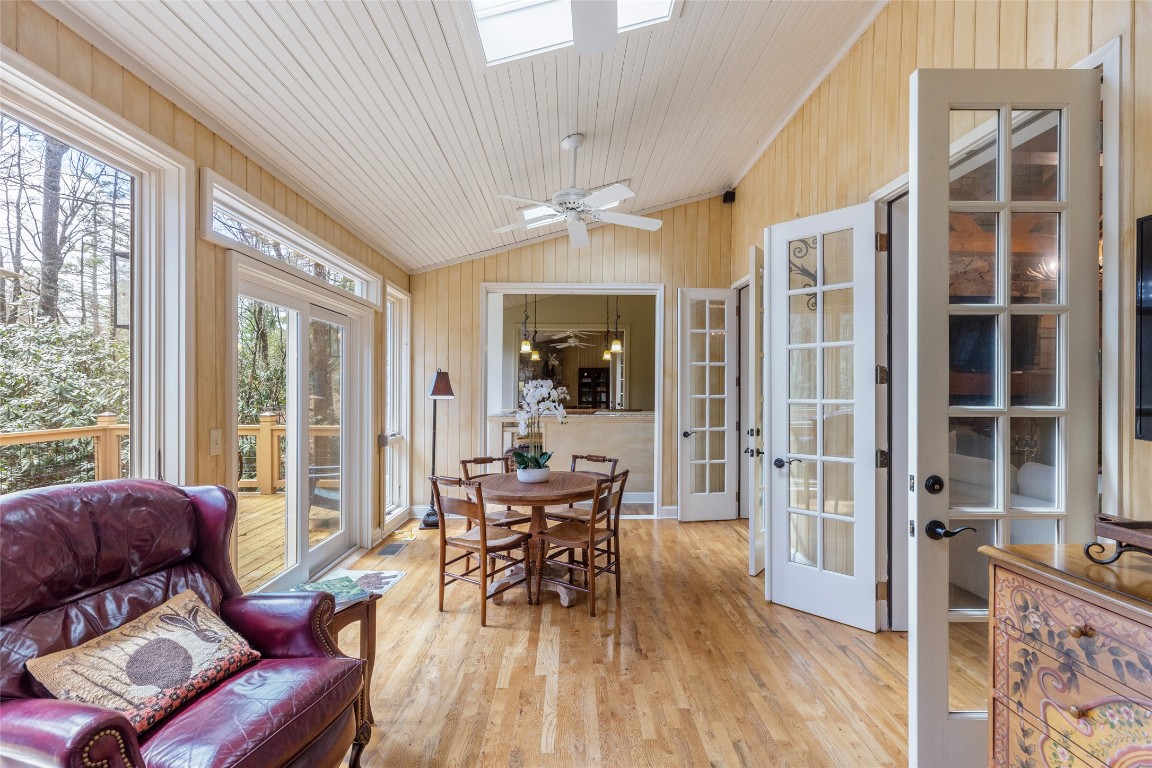 Highlands, North Carolina 28741, United States, 4 Bedrooms Bedrooms, ,5 BathroomsBathrooms,Residential,Active,107997