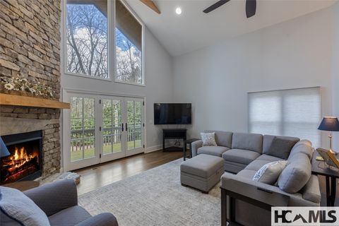 19-B Whiteside Mountain RD Highlands NC 28741
