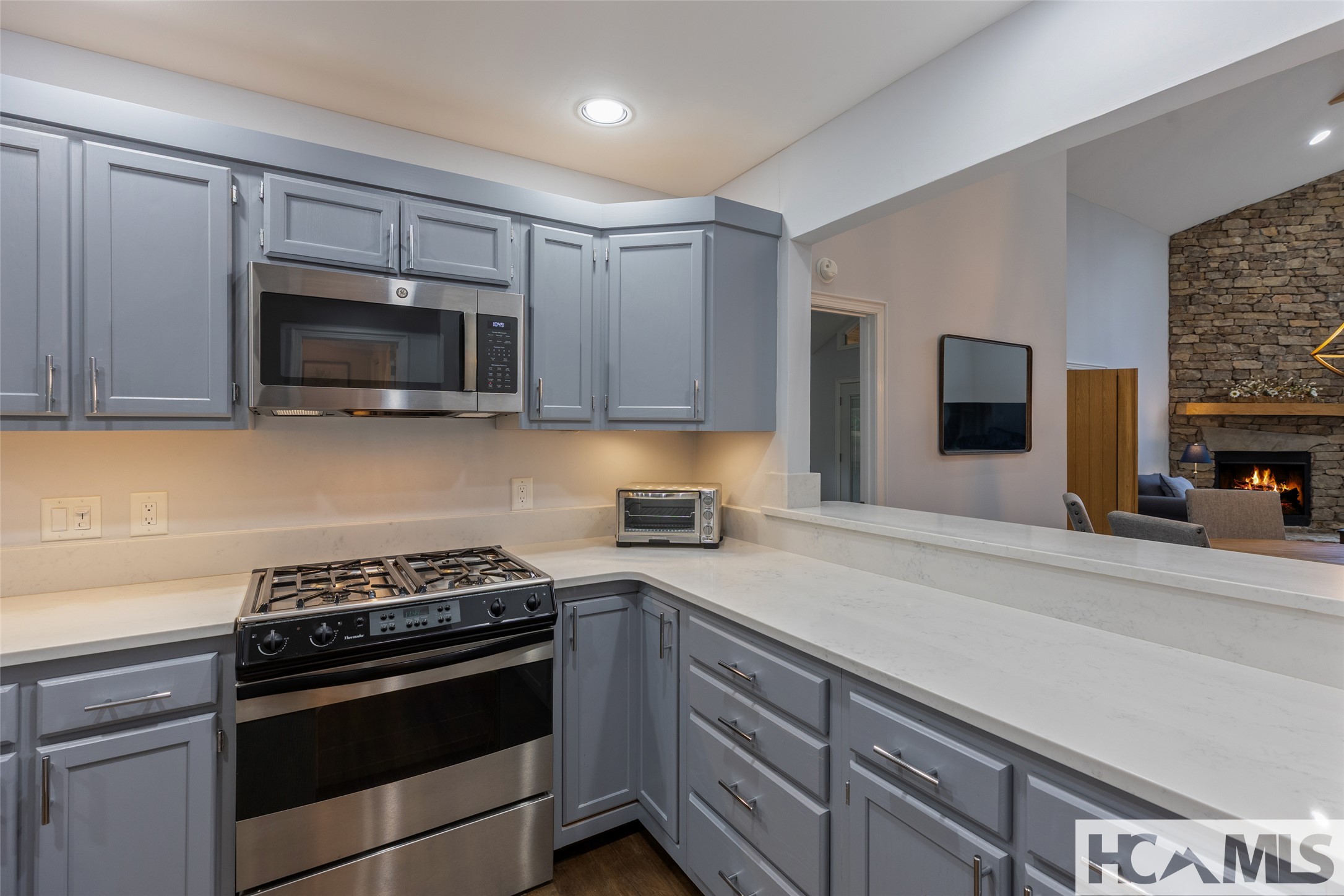 19-B Whiteside Mountain RD