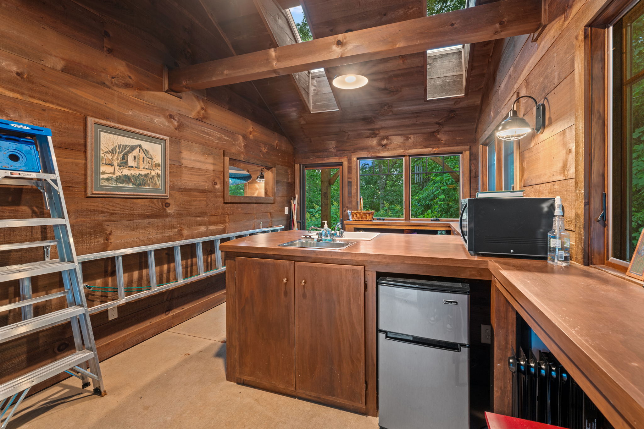 Franklin, North Carolina, 28734, United States, 5 Bedrooms Bedrooms, ,6 BathroomsBathrooms,Residential,Active,2032405