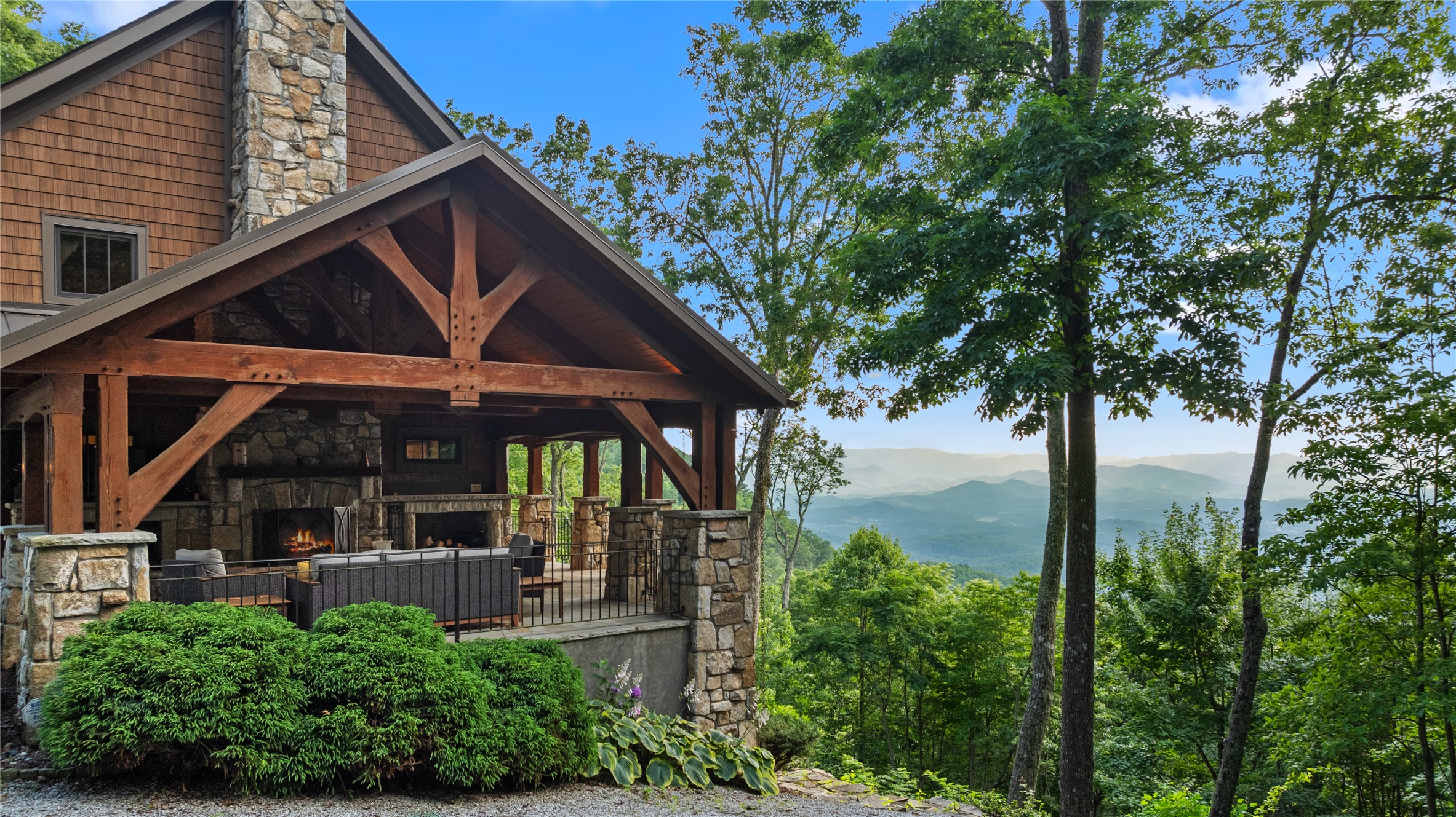 Franklin, North Carolina, 28734, United States, 5 Bedrooms Bedrooms, ,6 BathroomsBathrooms,Residential,Active,2032405