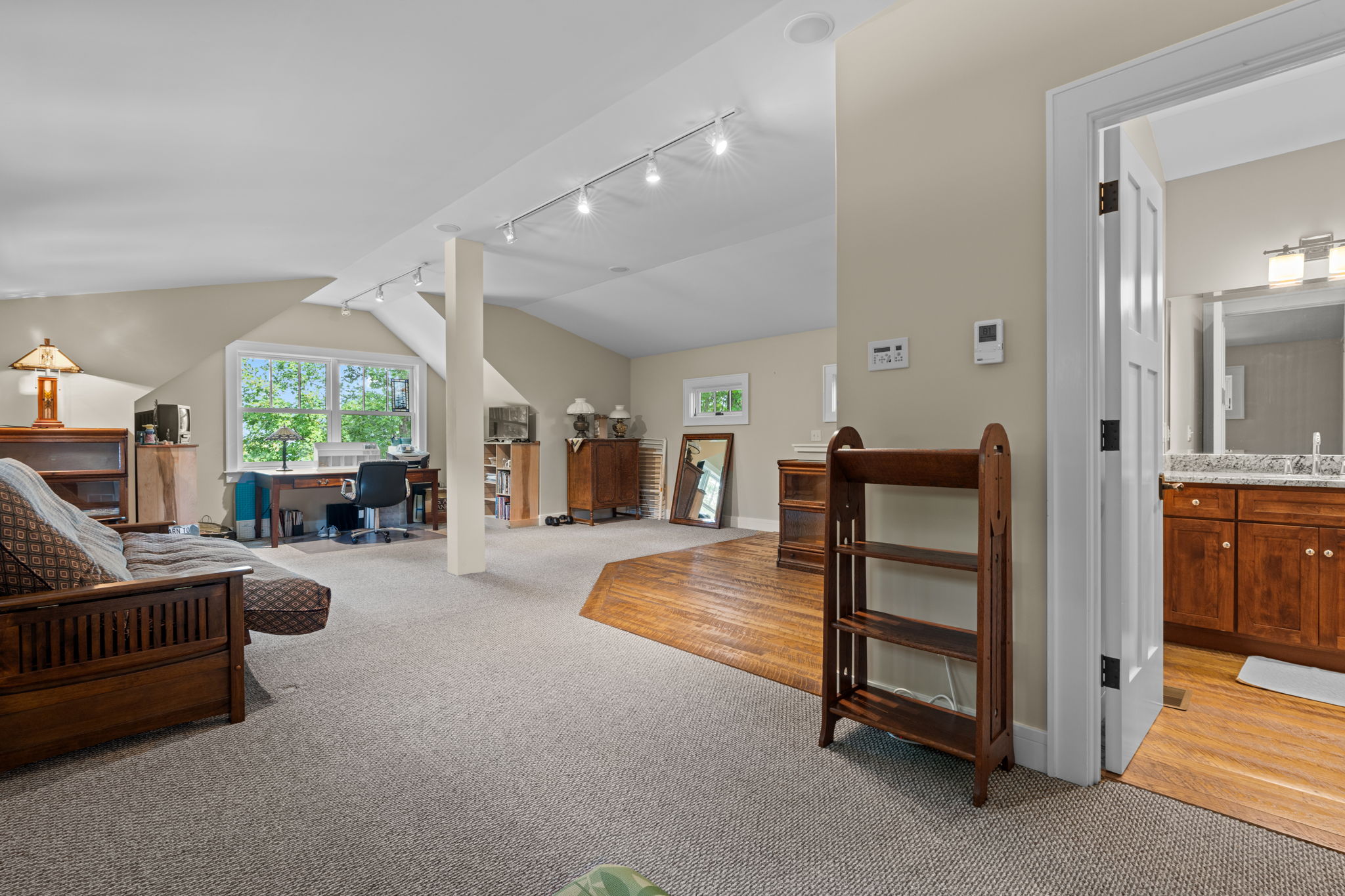 Franklin, North Carolina, 28734, United States, 5 Bedrooms Bedrooms, ,6 BathroomsBathrooms,Residential,Active,2032405