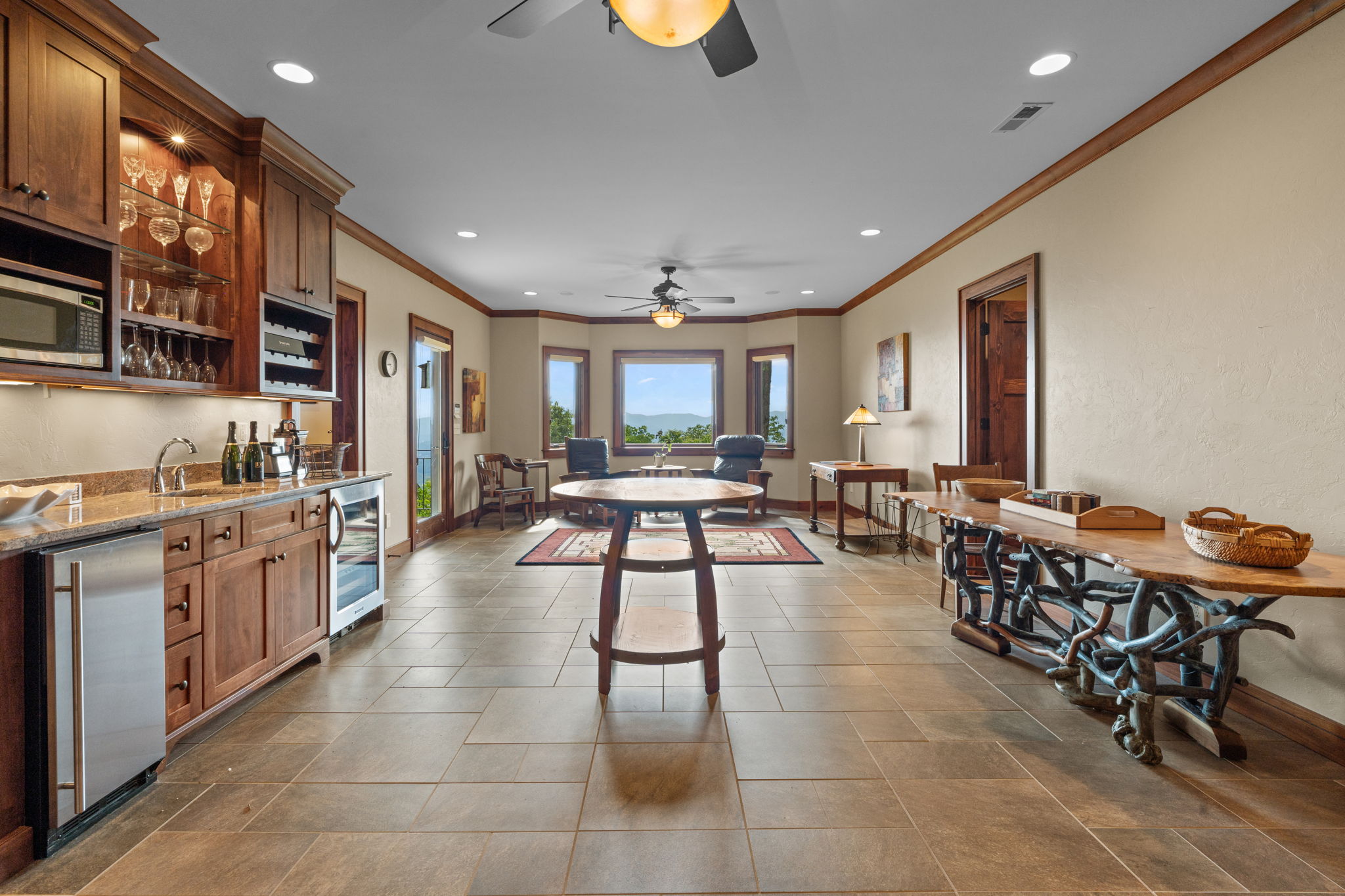 Franklin, North Carolina, 28734, United States, 5 Bedrooms Bedrooms, ,6 BathroomsBathrooms,Residential,Active,2032405