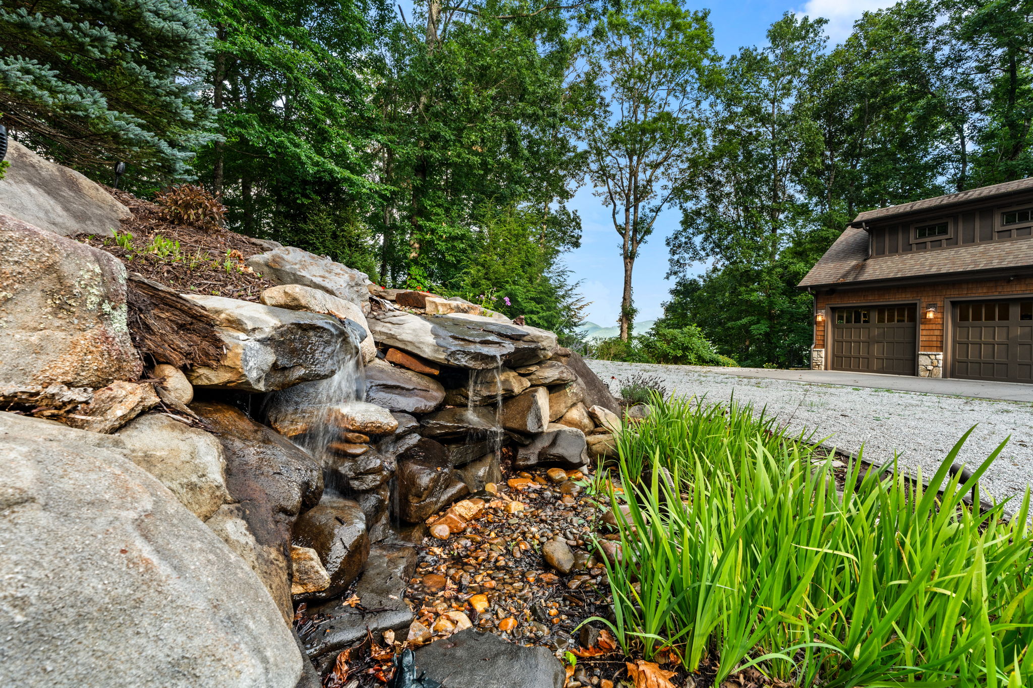 Franklin, North Carolina, 28734, United States, 5 Bedrooms Bedrooms, ,6 BathroomsBathrooms,Residential,Active,2032405