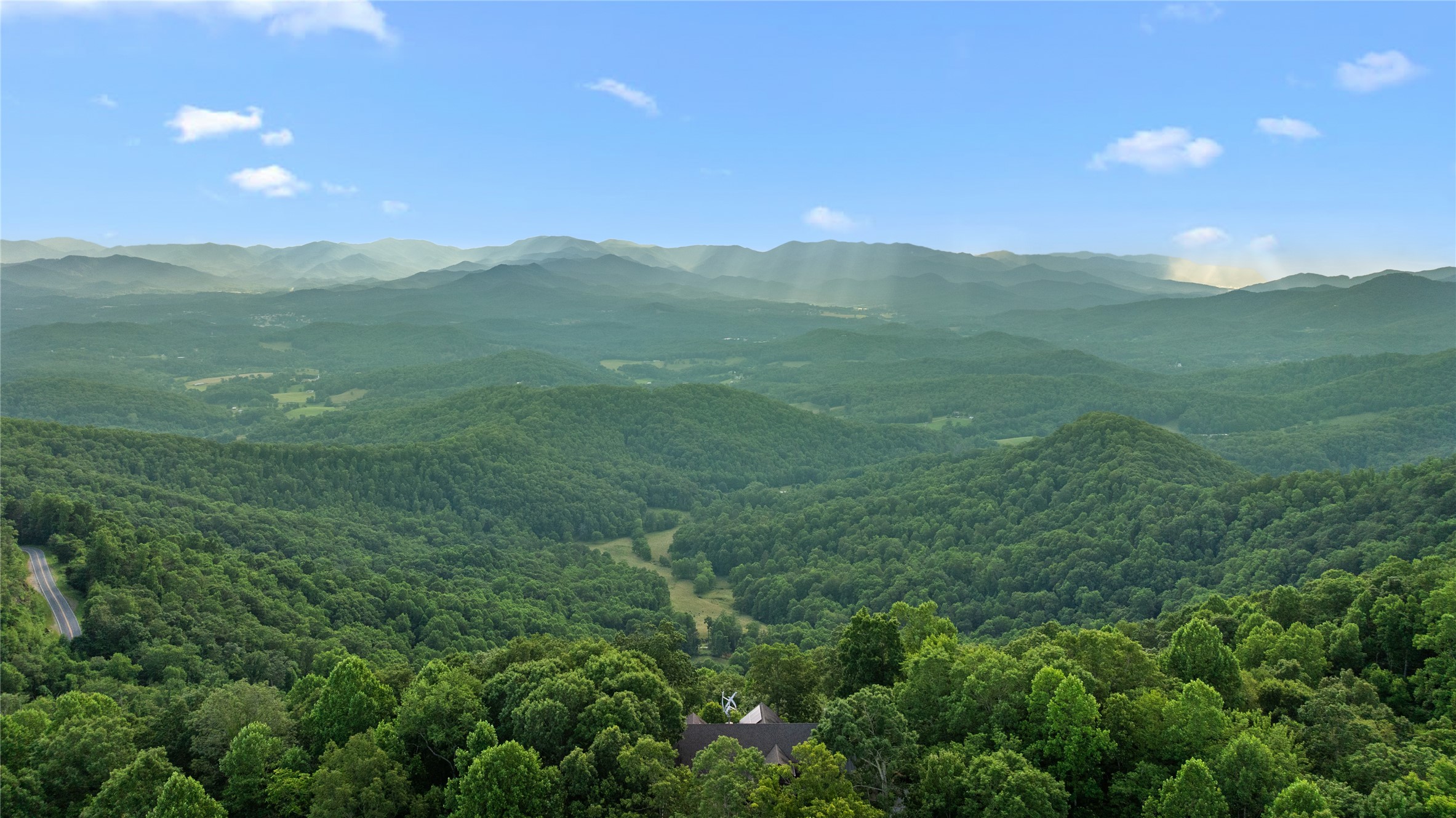 Franklin, North Carolina, 28734, United States, 5 Bedrooms Bedrooms, ,6 BathroomsBathrooms,Residential,Active,2032405