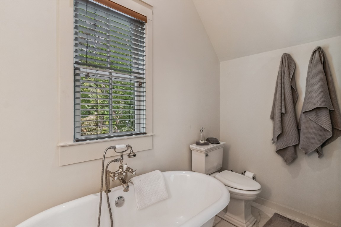 Highlands, North Carolina 28741, United States, 3 Bedrooms Bedrooms, ,5 BathroomsBathrooms,Residential,Active,185133