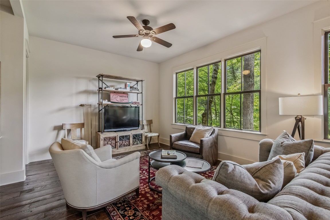 Highlands, North Carolina 28741, United States, 3 Bedrooms Bedrooms, ,5 BathroomsBathrooms,Residential,Active,185133