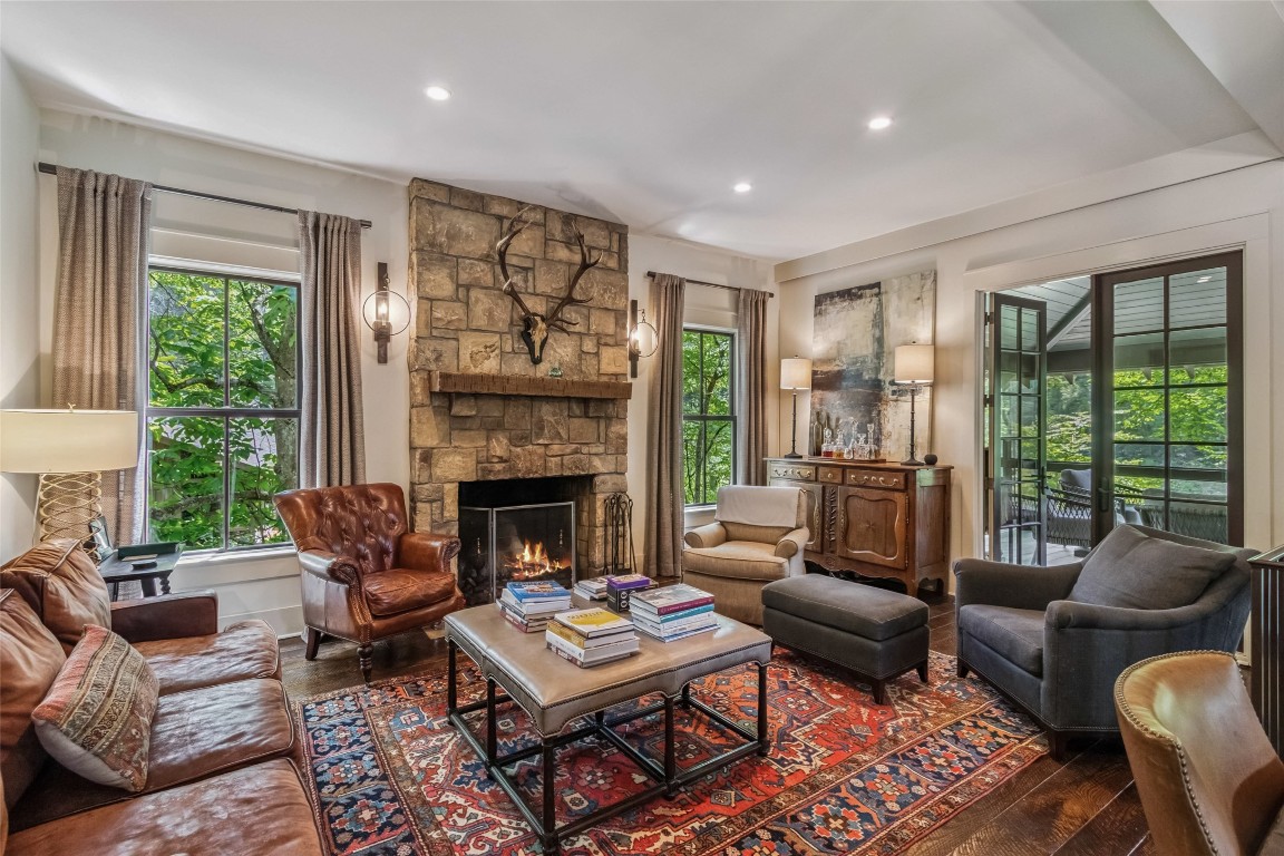 Highlands, North Carolina 28741, United States, 3 Bedrooms Bedrooms, ,5 BathroomsBathrooms,Residential,Active,185133