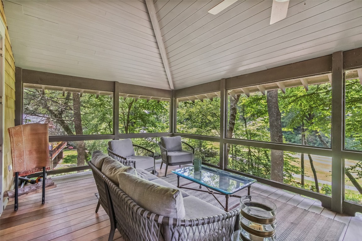 Highlands, North Carolina 28741, United States, 3 Bedrooms Bedrooms, ,5 BathroomsBathrooms,Residential,Active,185133