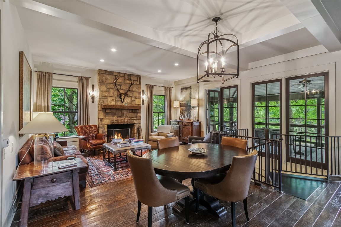 Highlands, North Carolina 28741, United States, 3 Bedrooms Bedrooms, ,5 BathroomsBathrooms,Residential,Active,185133