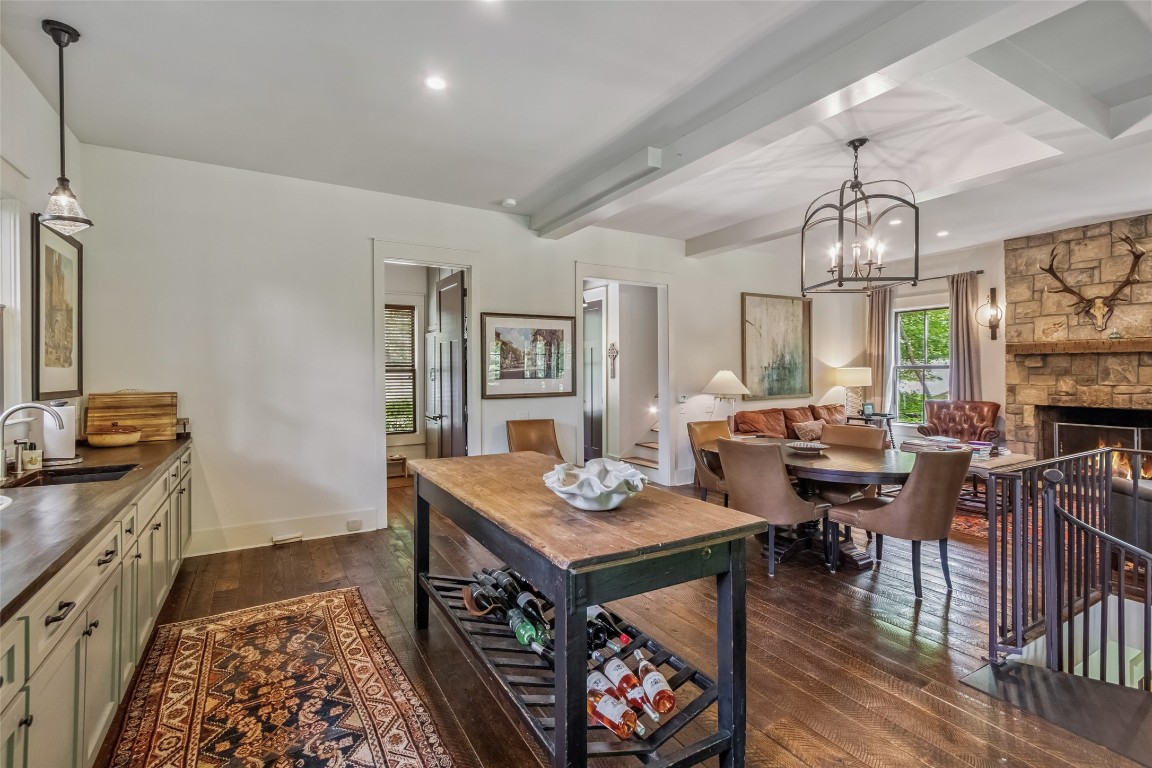 Highlands, North Carolina 28741, United States, 3 Bedrooms Bedrooms, ,5 BathroomsBathrooms,Residential,Active,185133