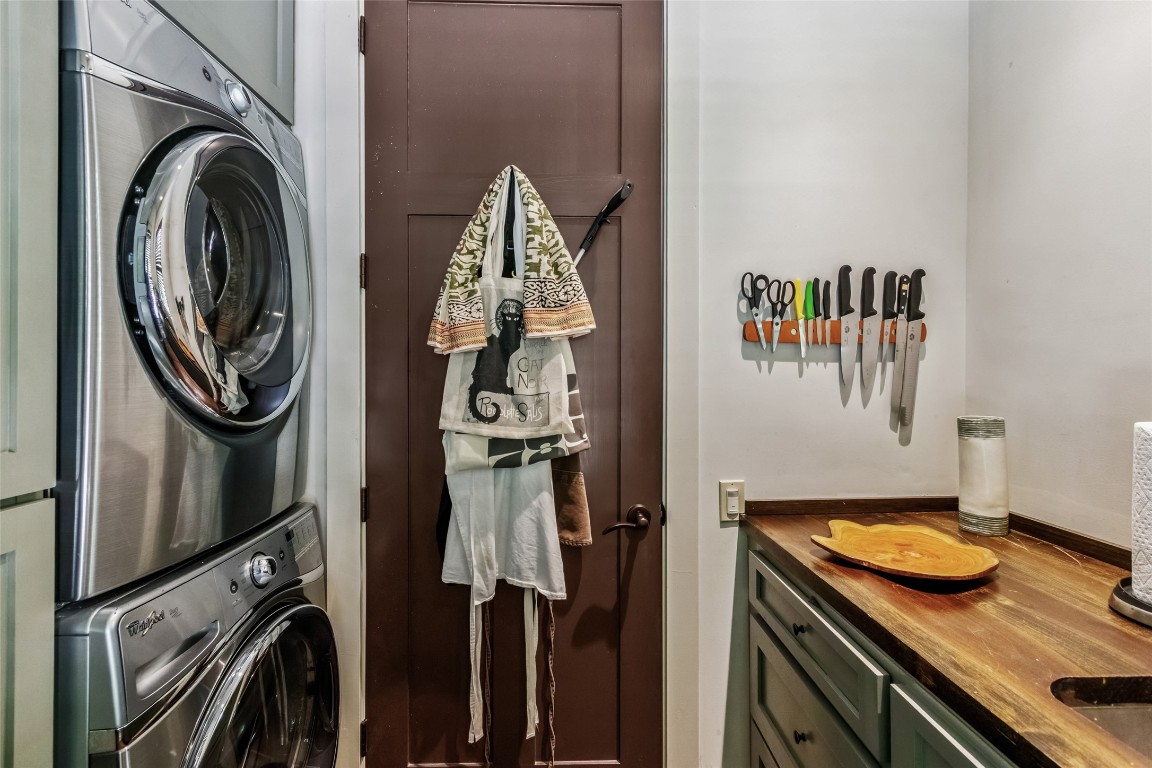 Highlands, North Carolina 28741, United States, 3 Bedrooms Bedrooms, ,5 BathroomsBathrooms,Residential,Active,185133