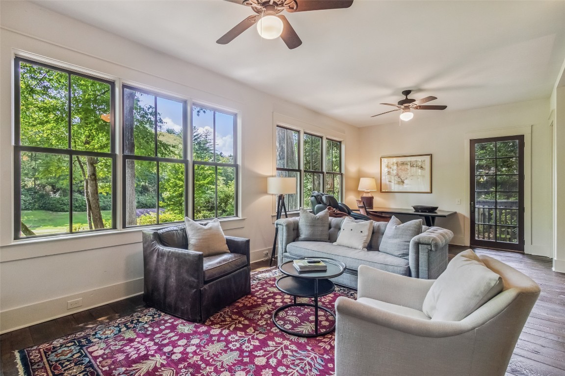 Highlands, North Carolina 28741, United States, 3 Bedrooms Bedrooms, ,5 BathroomsBathrooms,Residential,Active,185133