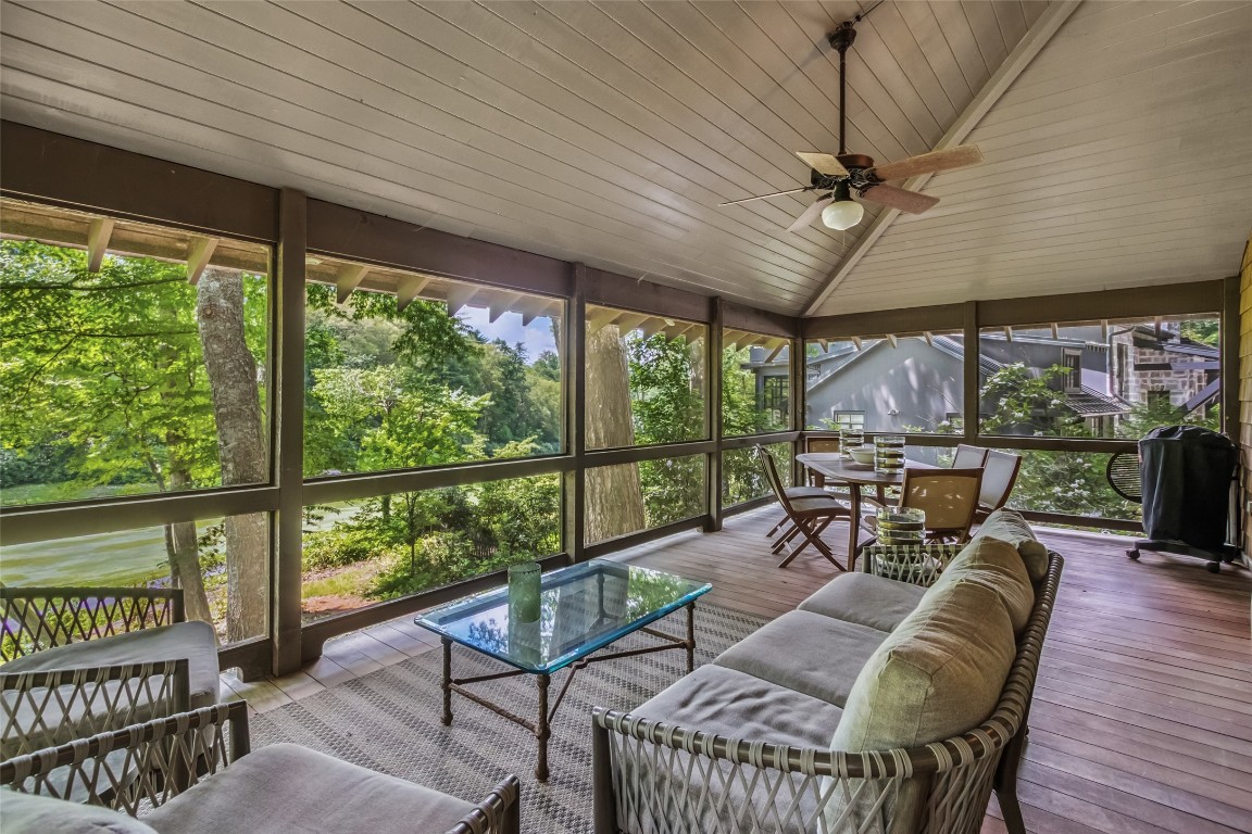 Highlands, North Carolina 28741, United States, 3 Bedrooms Bedrooms, ,5 BathroomsBathrooms,Residential,Active,185133